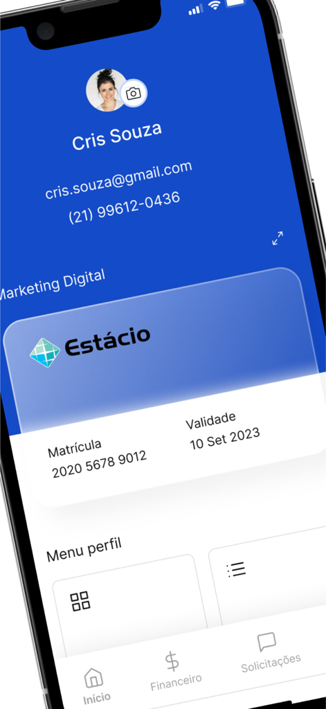 Digital student ID card and profile information displayed on the Minha Estacio mobile app screen.