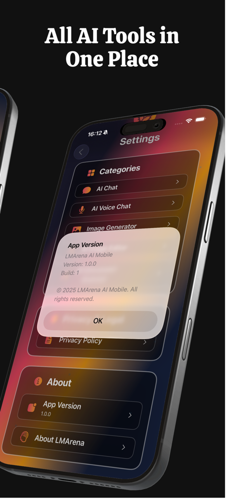 Pantalla de configuración de la aplicación LMArena AI Mobile mostrando categorías de herramientas de IA y una ventana emergente de información de versión.