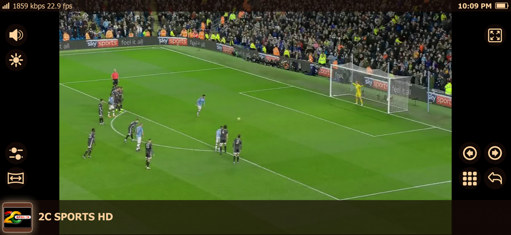 Partita di calcio in diretta su 2C SPORTS HD all'interno dell'interfaccia dell'app mobile 2CTV