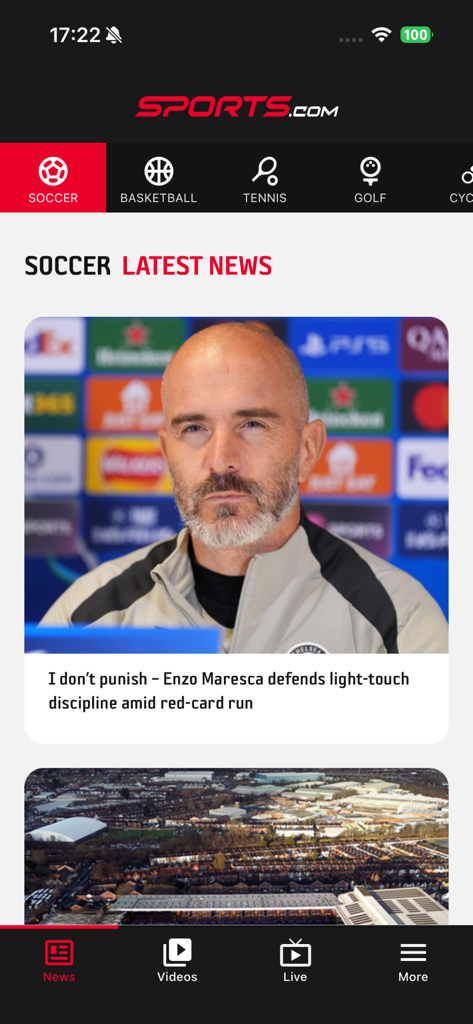 Sports.com - Live & On-Demand - Pantalla de la aplicación Sports.com que muestra las últimas noticias de fútbol y artículos de expertos