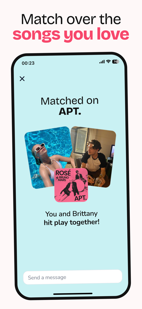 A match screen in the makromusic app showing two users connected by the same song.