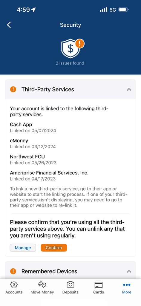 Una pantalla de gestión de seguridad en la aplicación Navy Federal que muestra servicios de terceros vinculados como Cash App y eMoney con opciones para administrarlos o confirmarlos.