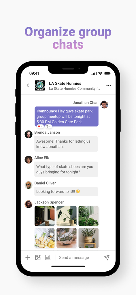 Heylo | Build community groups - Interface mobile de l'application Heylo affichant une discussion de groupe communautaire pour un club de skate avec des messages et des photos partagées.