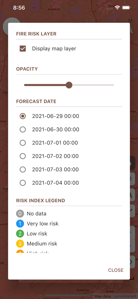 Interfaz de configuración de la capa de riesgo de incendio en la aplicación Shelter Map que muestra fechas de pronóstico y niveles de riesgo