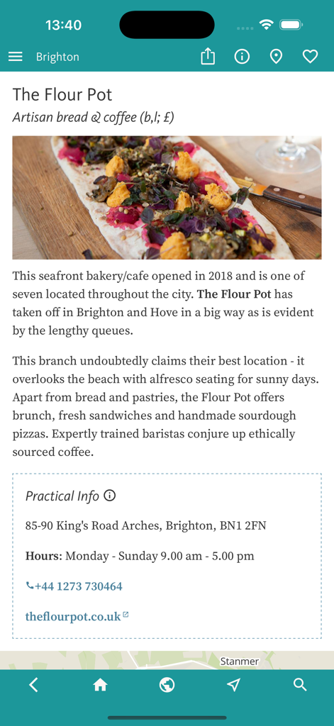 App-Bildschirm des Brighton Best Travel Guide mit dem Café The Flour Pot, Food-Foto und Besucherinformationen