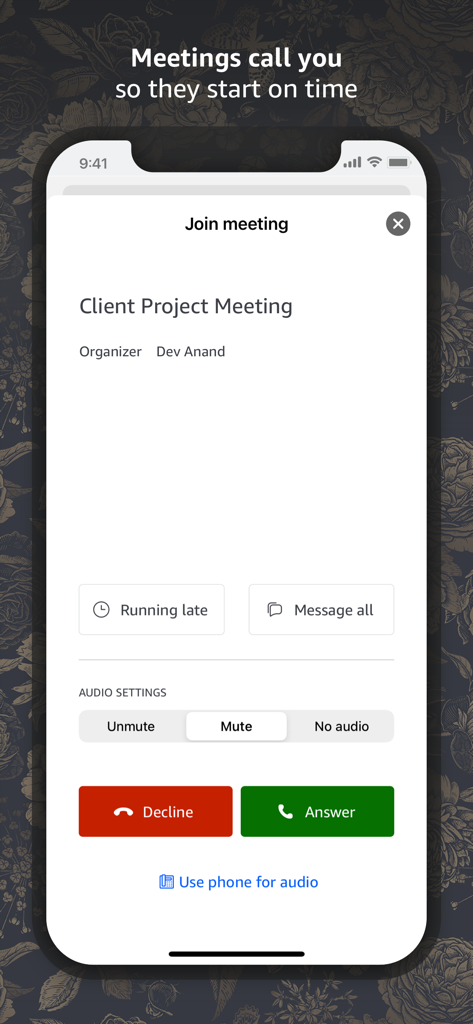 Écran mobile montrant un appel de réunion Amazon Chime entrant pour une réunion de projet client avec des boutons pour répondre et refuser.