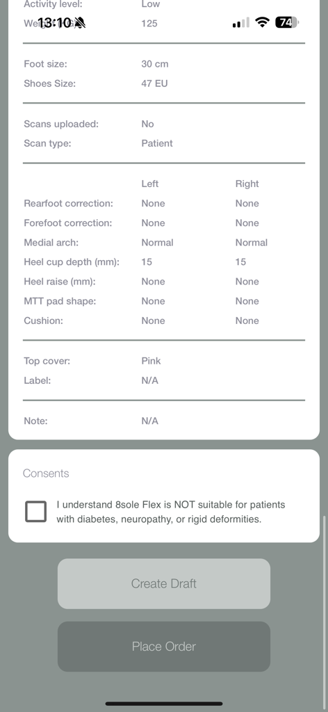 8sole Flex - Pantalla de resumen del pedido en la aplicación 8sole Flex que muestra la configuración de ortesis personalizadas y las mediciones del paciente.