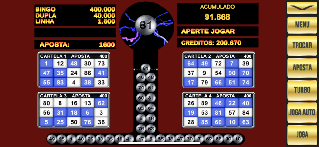 Interfaccia di gioco di Super King Bingo che mostra quattro cartelle e meccaniche di video bingo