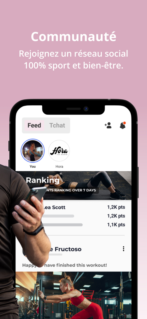 Hora - Hora app community screen showing fitness social feed and user rankings