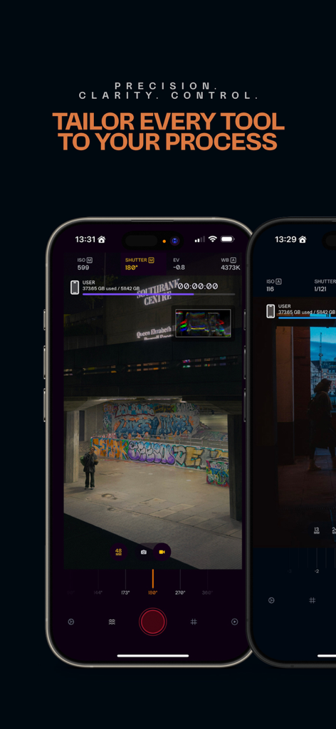 Pearla - Pro Filmic Camera - Pearla Pro Filmic Cameraアプリのインターフェース。ISO、シャッターアングル、プロの撮影ツールに関するマニュアル設定を表示しています。