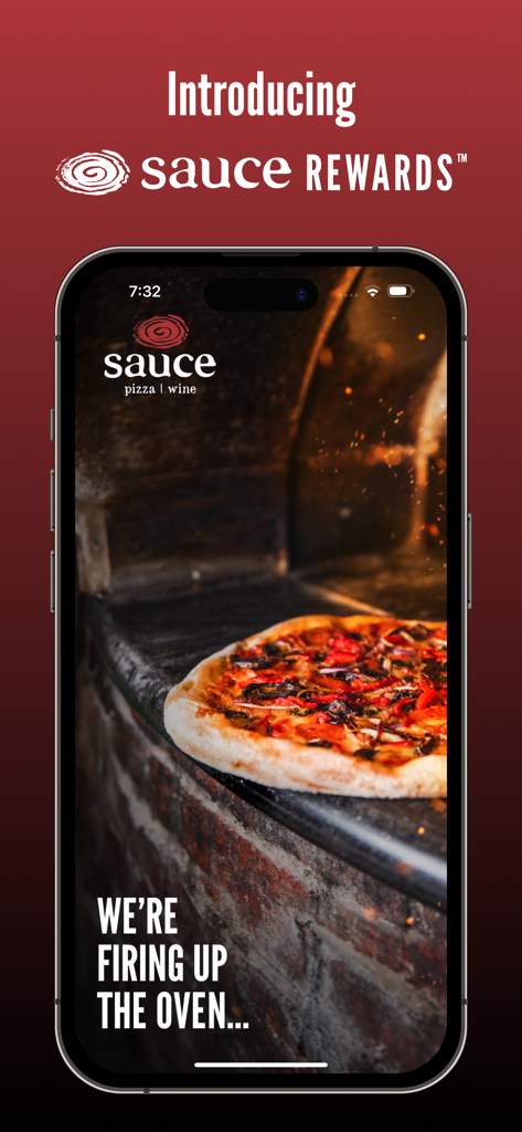 Pantalla de introducción de recompensas de la aplicación Sauce Pizza and Wine con una pizza fresca en un horno de leña