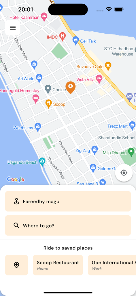 MyTaxi 4646 - Interface de l'application MyTaxi 4646 montrant une carte de la ville d'Addu avec des options de réservation de trajet et des lieux enregistrés comme le restaurant Scoop et l'aéroport international de Gan