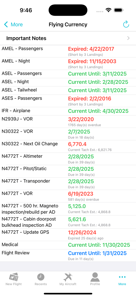 Écran de l'application MyFlightbook affichant les heures de vol du pilote et le suivi de la maintenance de l'aéronef avec les dates d'expiration.