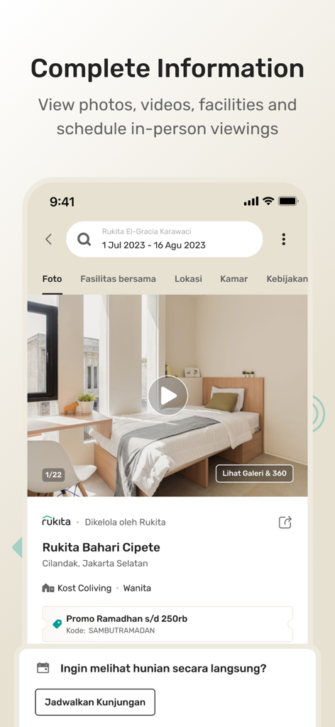 Una pantalla de teléfono inteligente que muestra un listado de propiedades de coliving en la aplicación Rukita con fotos de habitaciones y una opción de tour virtual