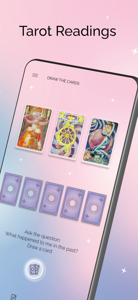 Tarot Line - Tela de smartphone mostrando uma tiragem de tarot digital com três cartas reveladas e cinco restantes viradas para baixo