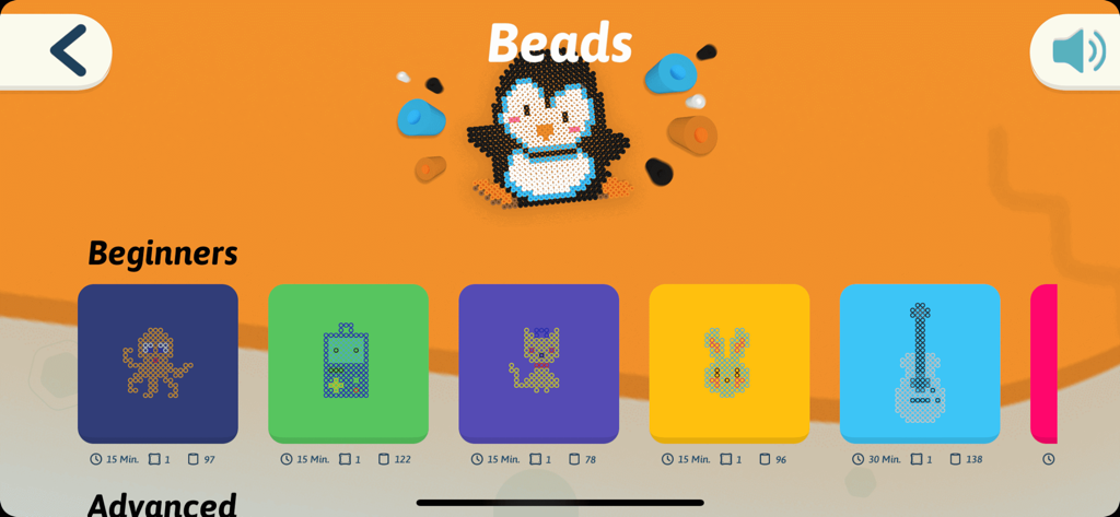 Schermata del menu dall'app smART pixelator 2.0 con progetti di pixel art per principianti, tra cui un pinguino, un polpo, una console di gioco e una chitarra.