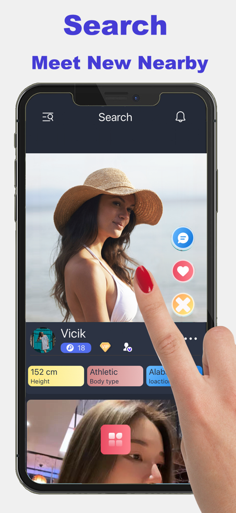 Adult Friend Dating: xMatch - Pantalla de smartphone mostrando la interfaz de búsqueda de la app de citas xMatch con un perfil de usuario local y botones de interacción.