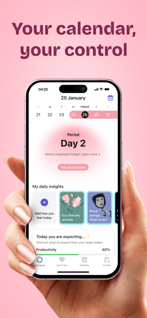 Uma mão segurando um telefone mostrando o aplicativo Clover de rastreamento de período com um calendário de ciclo menstrual e insights de saúde.