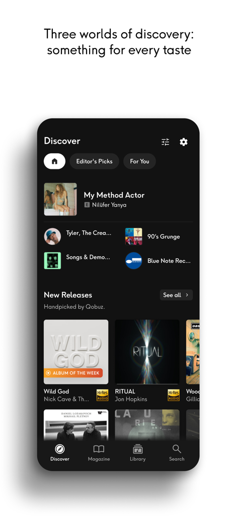 Qobuz: Music & Editorial - La pantalla Descubrir de la aplicación Qobuz con nuevos lanzamientos seleccionados a mano con distintivos de audio de alta resolución.