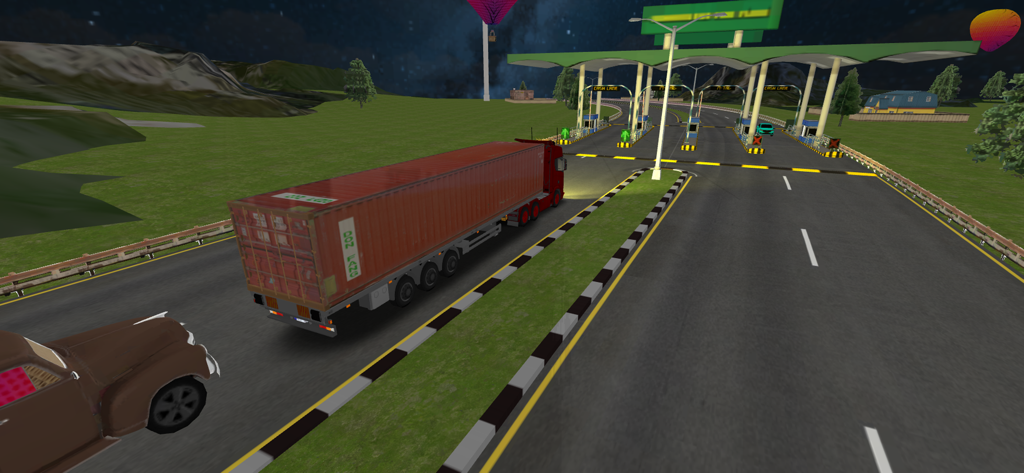 Euro Cargo Truck Driver Games - Un camión de carga rojo con un remolque naranja conduciendo hacia una cabina de peaje de autopista por la noche.
