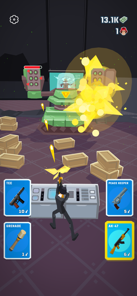 Agent Action - Spy Shooter - Agent Action atirando em um grande tanque chefe com efeitos explosivos e interface de seleção de armas
