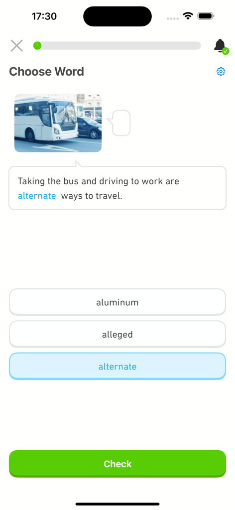 4000 Essential English Words ⑹ - Ejercicio de vocabulario de opción múltiple en la aplicación 4000 Essential English Words que presenta la palabra 'alternate' en una oración sobre desplazamientos.