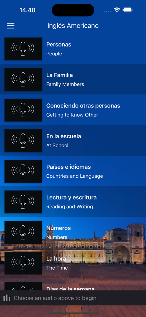 Aprende Inglés con Español - A list of English audio lesson categories in the app featuring topics like family, school, and numbers with Spanish translations.