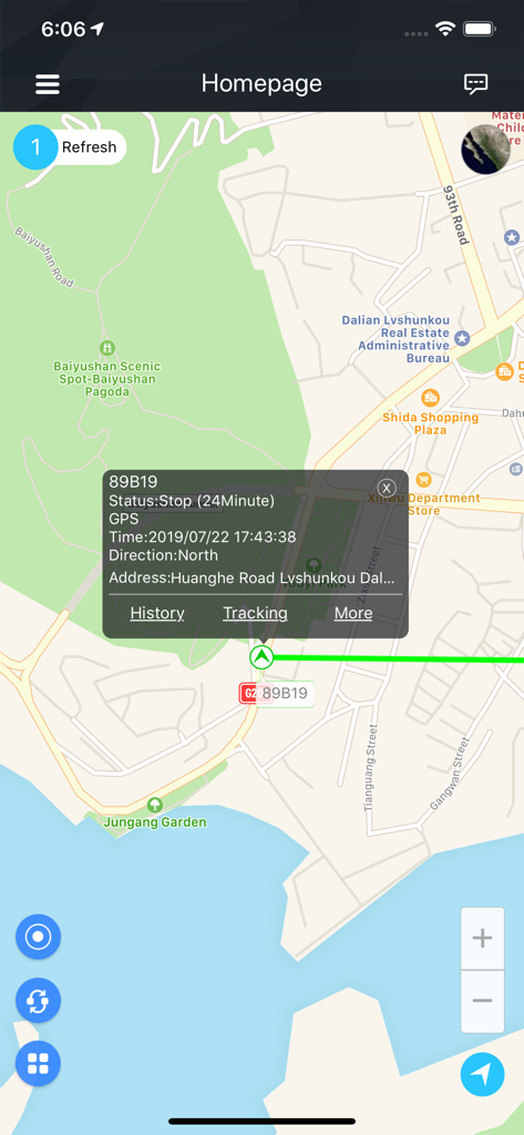 Yi Tracker2 app homepage showing real-time vehicle location and status on a map