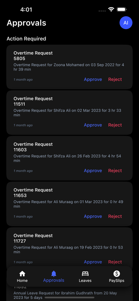 Hello Connect - Schnittstelle der Hello Connect-App, die ausstehende Überstunden-Genehmigungsanfragen anzeigt