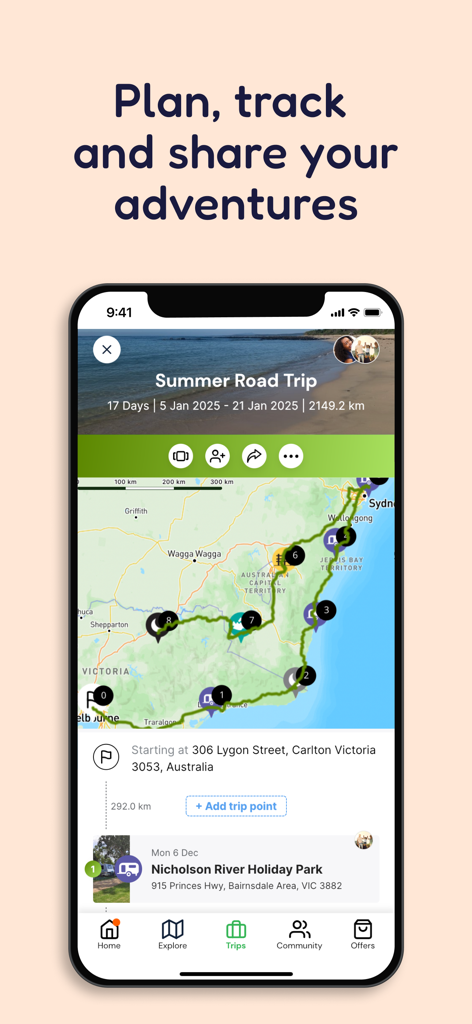CAMPS: Camping Australia Wide - Pantalla de smartphone que muestra la función de planificación de viajes de la aplicación CAMPS con una ruta de viaje por carretera en un mapa de Australia.