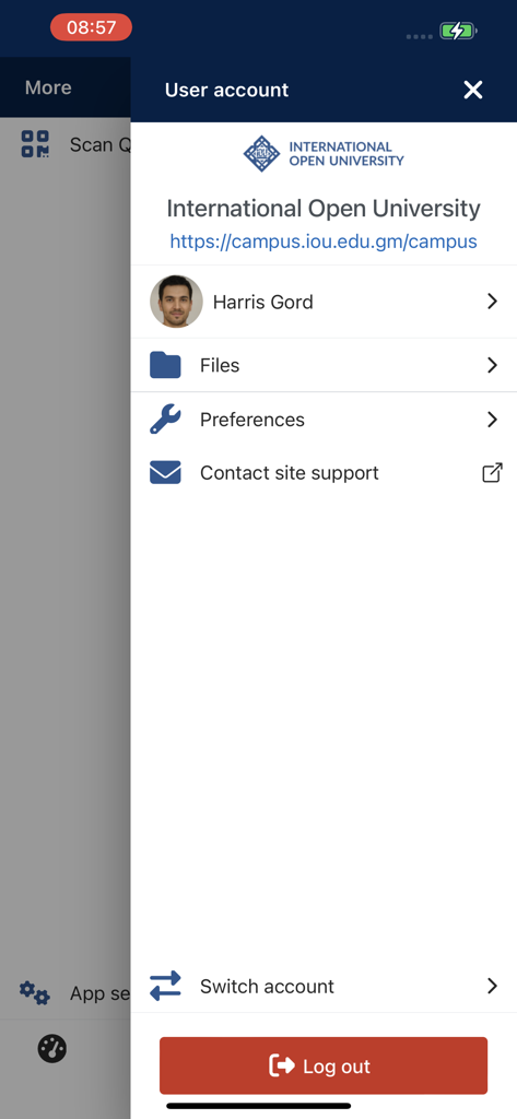 Pantalla de cuenta de usuario en la aplicación IOU Inglés que muestra los detalles del perfil y la configuración.