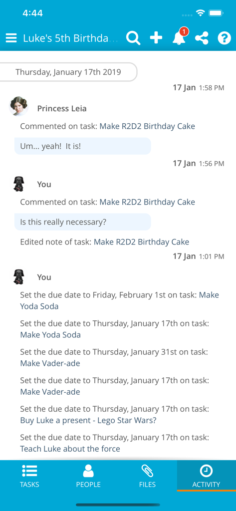 Feed de actividad de la aplicación Manage It que muestra actualizaciones de tareas en tiempo real y comentarios del equipo para un proyecto de fiesta de cumpleaños.