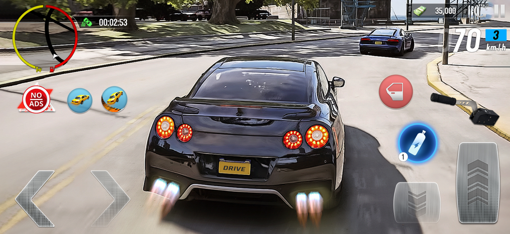 City Driving and Drifting Star - Coche deportivo negro usando nitro mientras conduce por las calles de la ciudad en un juego simulador de carreras para móviles