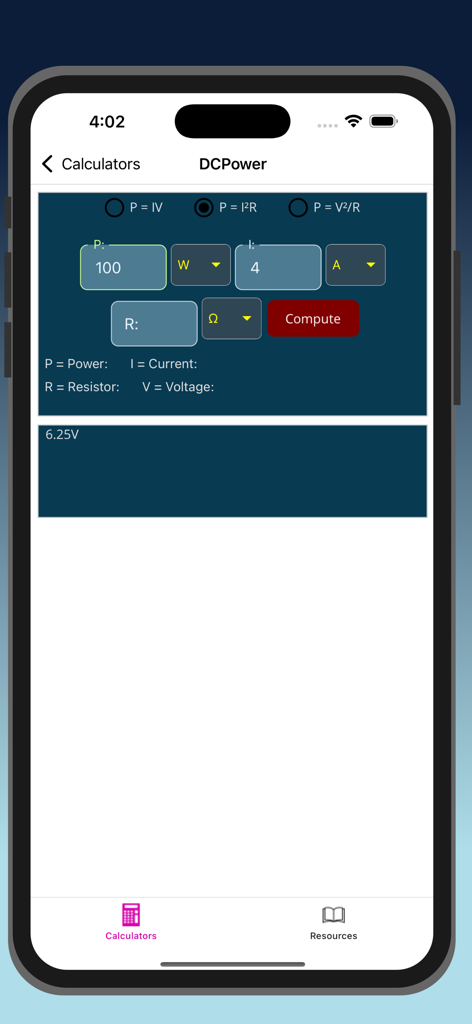 ElectricCalc Pro - Interfaz de la aplicación móvil ElectricCalc Pro que muestra una calculadora de potencia de CC con entradas de potencia y corriente para calcular el voltaje.