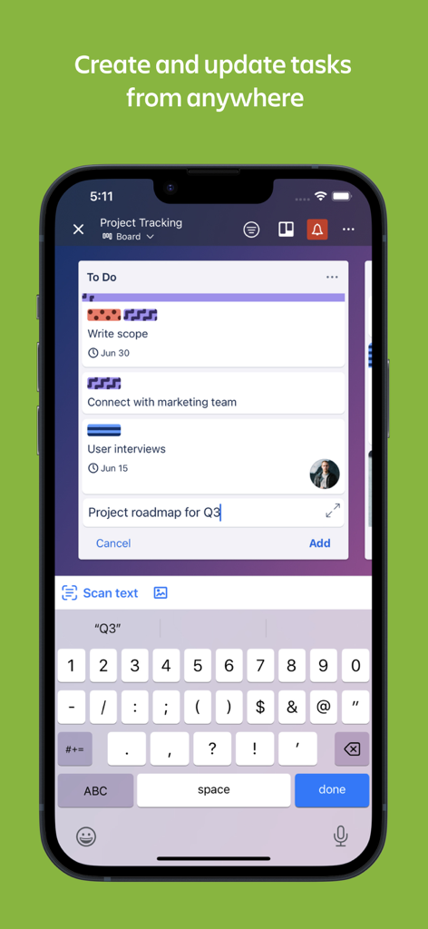 Interface do aplicativo móvel Trello mostrando um quadro de acompanhamento de projetos com cartões e o teclado ativo para adicionar uma nova tarefa.