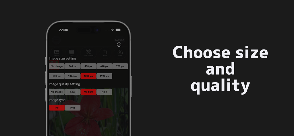 An iPhone displaying the image size and quality selection screen within the photo compress app