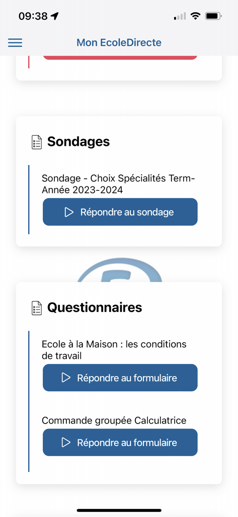 Mon EcoleDirecte - Interface of the Mon EcoleDirecte mobile app displaying school surveys and questionnaires for students and parents