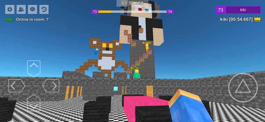 Parkour Craft:Online PvP Games - Online multiplayer parkour game with blocky characters climbing a giant statue