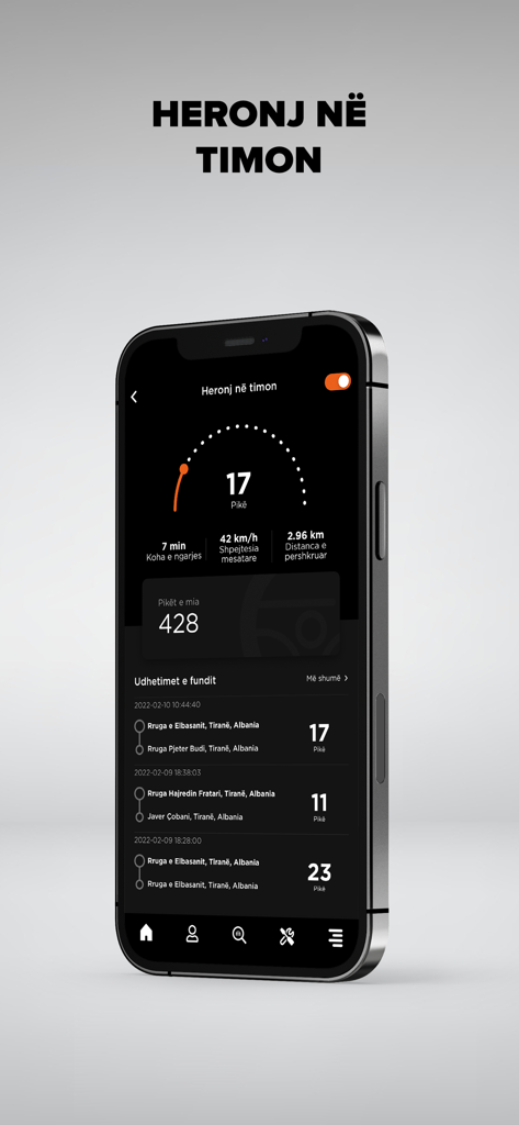 Makina Ime - El panel de la aplicación Makina Ime mostrando puntos de rendimiento de conducción y el historial de viajes recientes en Tirana.