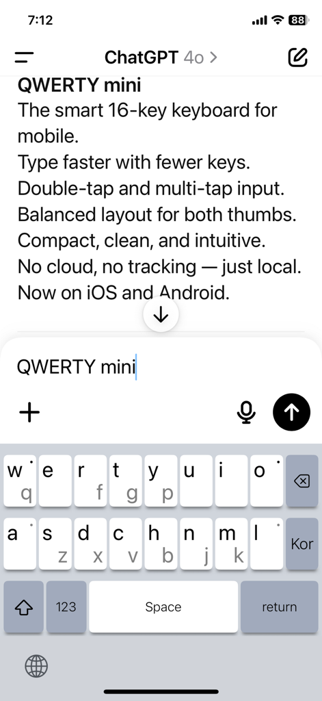 쿼티미니 QWERTY mini 한글 키보드 - 채팅 앱에서 2열 레이아웃을 보여주는 스마트폰의 QWERTY mini 16키 키보드 인터페이스 스크린샷