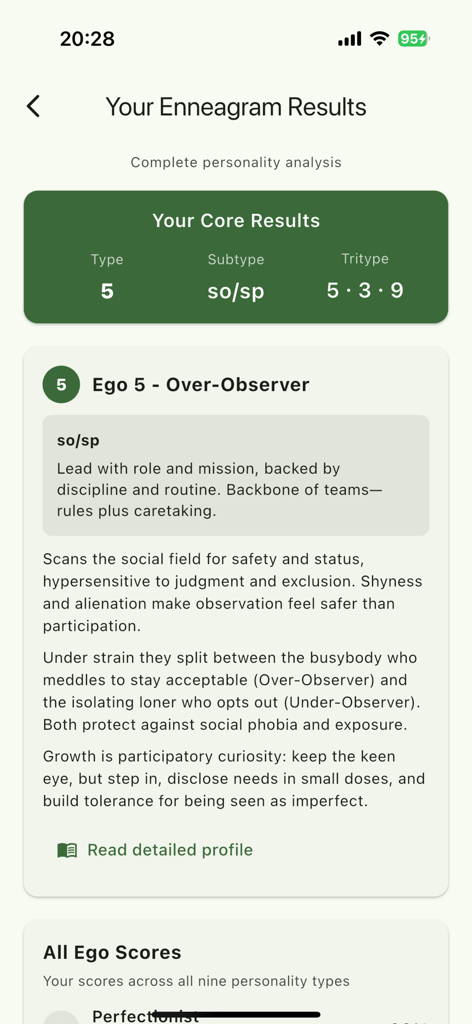 PsyPathia: Enneagram & MBTI - PsyPathia 앱에서 하위 유형 및 트라이타입 정보와 함께 에니어그램 유형 5 결과가 표시되는 상세한 성격 분석 화면입니다.