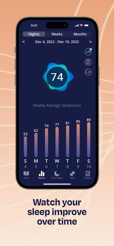 SleepScore by Sleep.ai - Interface of the SleepScore app displaying a weekly average sleep score and a bar chart showing sleep improvements over seven days.