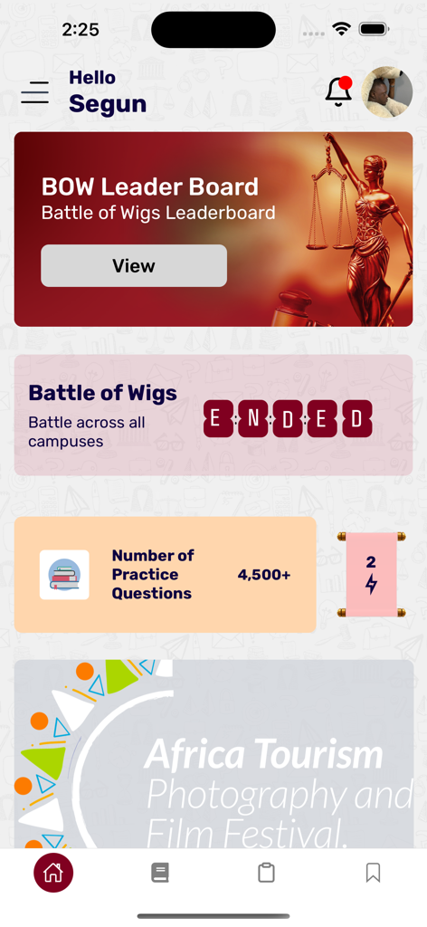 Law School Paddi - Pantalla de inicio de la aplicación Law School Paddi con un panel de estudio con preguntas de práctica y una tabla de clasificación