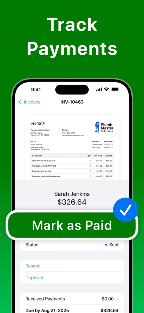 크고 녹색인 '결제 완료로 표시' 버튼이 있는 전문 배관 송장을 보여주는 모바일 앱 인터페이스