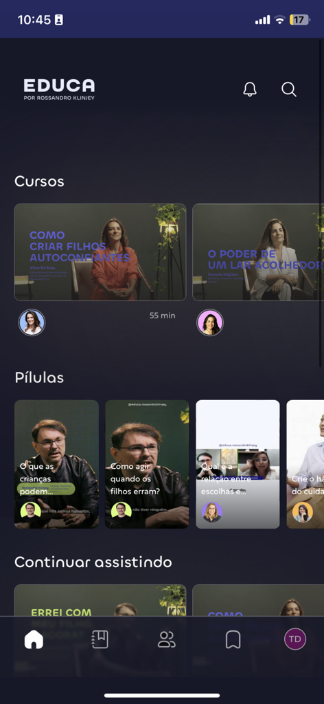 Educa Play - Educa Play app home screen showing a selection of video courses and short educational clips for parents and students.