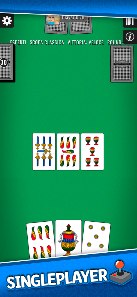 Jogabilidade do jogo de cartas Scopa Più em modo singleplayer apresentando baralhos regionais italianos tradicionais em uma mesa verde.