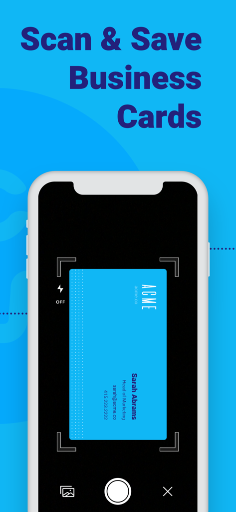 Pantalla de smartphone mostrando una tarjeta de visita siendo escaneada en la aplicación Contacts plus