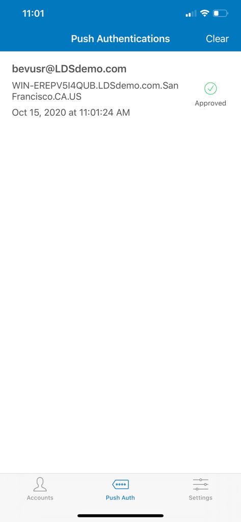 DigitalPersona - Interface de l'application DigitalPersona montrant une demande d'authentification par notification push approuvée avec des détails d'horodatage et de localisation.