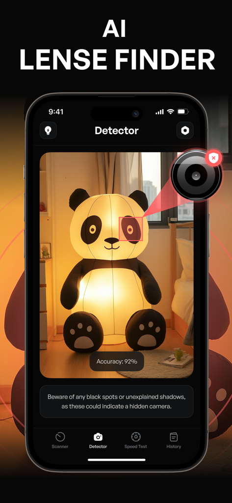Camera Detector: AI Analyzer - パンダランプ内の隠しレンズを92パーセントの精度で特定するためにAIを使用しているカメラ検出器アプリを示すスマートフォンの画面。