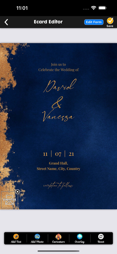 Video Invitation Maker Ecards - Ecardエディタで、カスタマイズ可能なネイビーブルーとゴールドのグリッター結婚式招待状テンプレートを表示するVinviteモバイルアプリインターフェース